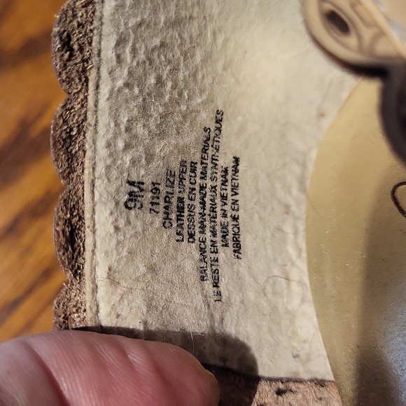 High heel shoes, beige color - Picture 3 of 3